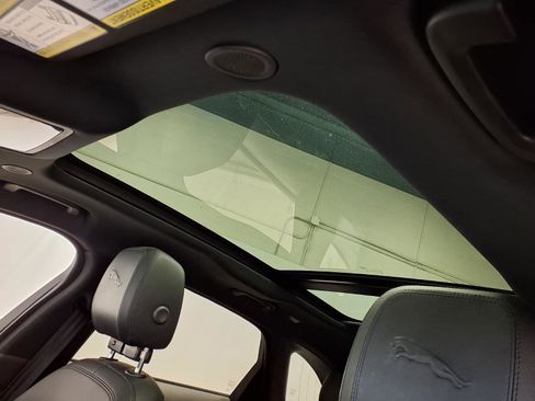 Used 2022 Jaguar F-PACE S image 12