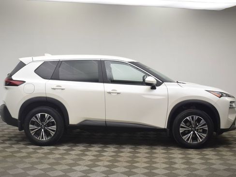 Used 2023 Nissan Rogue SV image 12