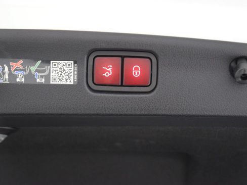 Used 2024 Mercedes-Benz C 300 Sedan image 30