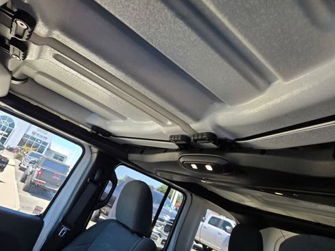 Used 2024 Jeep Wrangler Unlimited Sahara AWD/4WD image 14