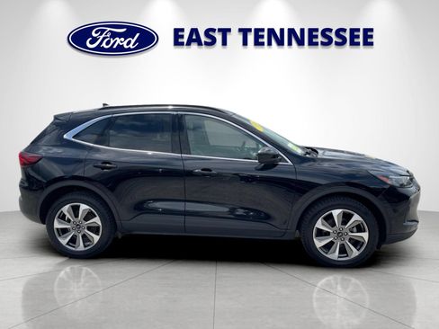 Used 2024 Ford Escape Platinum AWD/4WD image 2