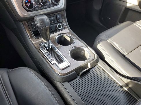 Used 2017 GMC Acadia Limited SLT image 32