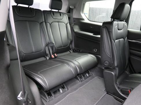 Used 2023 Jeep Grand Cherokee L Limited AWD/4WD image 24