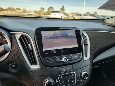 Used 2024 Chevrolet Malibu LT image 18