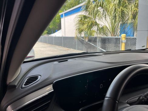 Used 2025 Buick Encore GX Preferred image 34