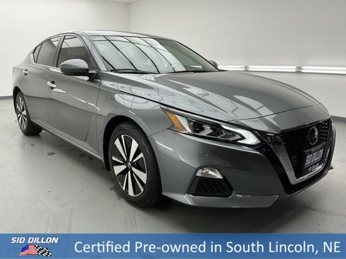 Used 2022 Nissan Altima 2.5 SV w/ SV Premium Package image 3