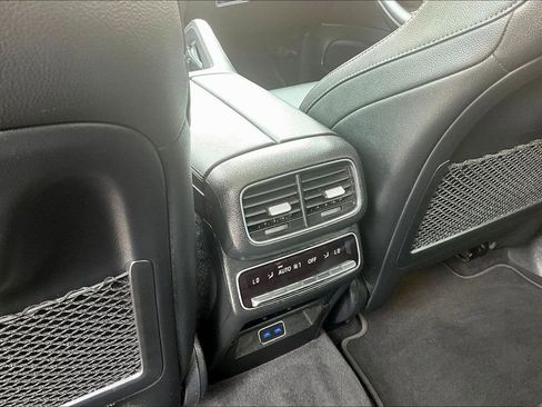 Used 2024 Mercedes-Benz GLS 450 4MATIC image 33