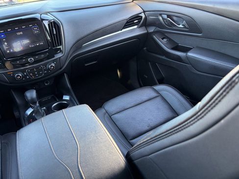 Certified 2023 Chevrolet Traverse High Country FWD image 17