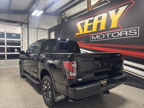 Used 2021 Nissan Titan PRO-4X w/ Pro-4x Convenience Package image 19