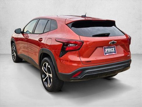 Used 2024 Chevrolet Trax RS w/ Driver Confidence Package image 8