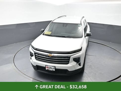 Used 2024 Chevrolet Traverse LT FWD image 47