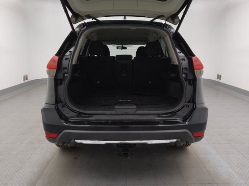 Used 2018 Nissan Rogue SV FWD image 29