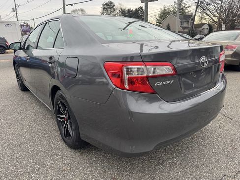 Used 2012 Toyota Camry LE image 5