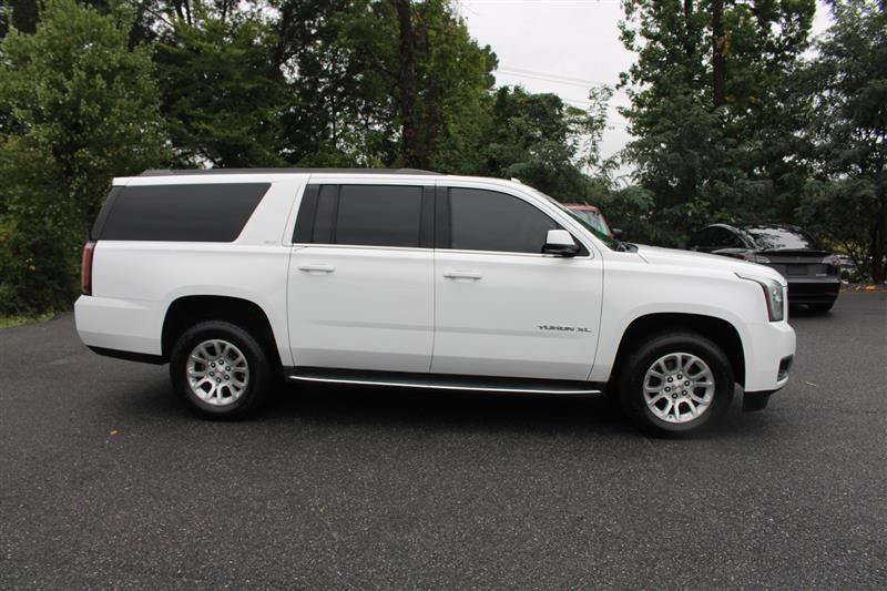 Used 2017 GMC Yukon XL SLT AWD/4WD image 8
