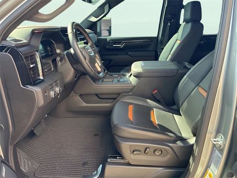 Used 2025 GMC Sierra 2500 AT4 w/ AT4 Premium Plus Package image 18