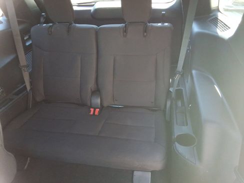 Used 2020 Ford Explorer XLT AWD/4WD image 30
