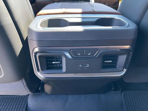 Certified 2025 GMC Sierra 2500 Denali Ultimate image 20