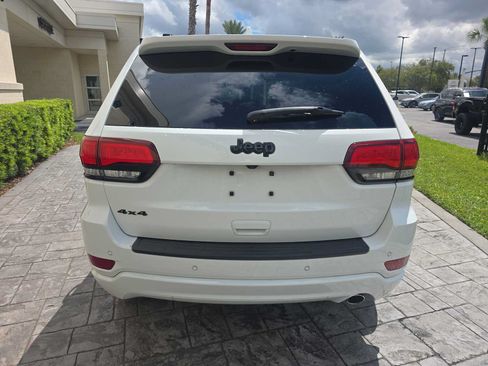 Used 2019 Jeep Grand Cherokee Altitude AWD/4WD image 5