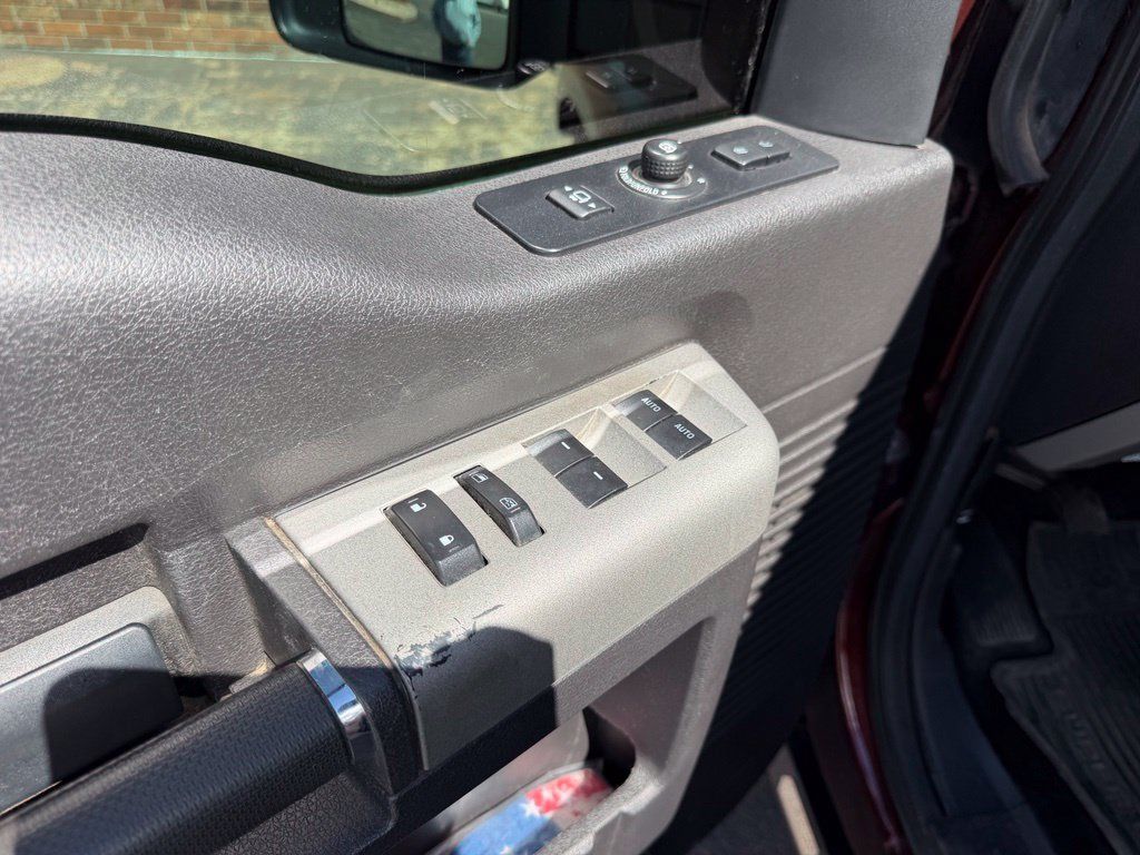 Used 2016 Ford F250 Lariat w/ Lariat Interior Package AWD/4WD image 9