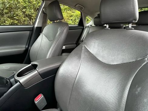 Used 2014 Toyota Prius Two image 25