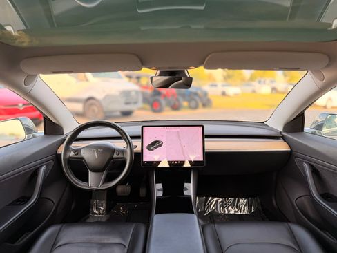 Used 2018 Tesla Model 3 Mid Range RWD image 24