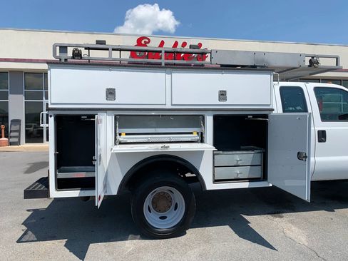 Used 2011 Ford F550 4x4 SuperCab Super Duty w/ PWR Equipment Group image 32