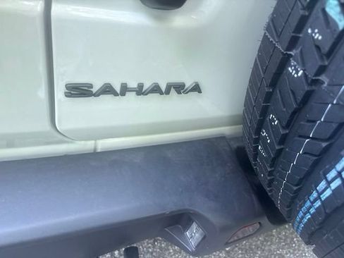 Used 2026 Jeep Wrangler Unlimited Sahara AWD/4WD image 20