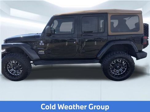 Used 2022 Jeep Wrangler Unlimited Sahara w/ LED Lighting Group AWD/4WD image 6