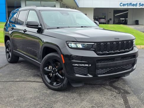 Used 2023 Jeep Grand Cherokee L Limited w/ Black Appearance Package RWD image 3