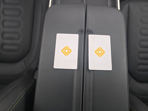 Used 2025 Rivian R1S Adventure image 31