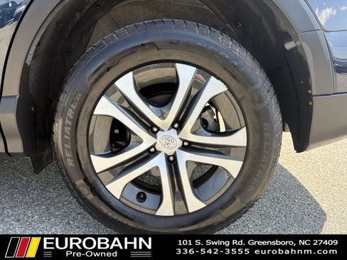 Used 2018 Toyota RAV4 LE image 30