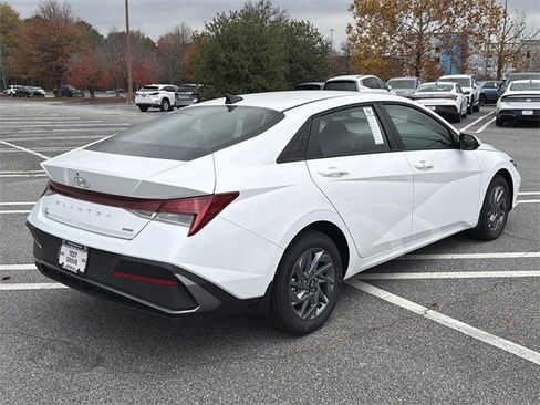 New 2026 Hyundai Elantra Blue image 7