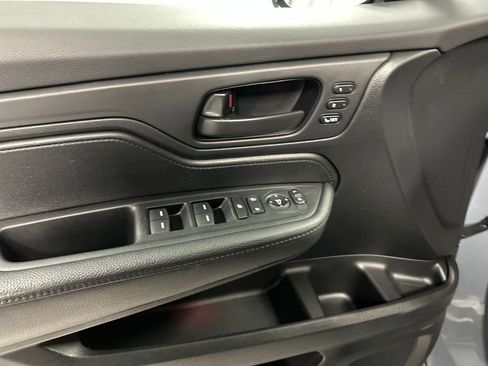 Used 2024 Honda Odyssey Sport image 12