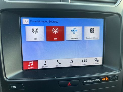 Used 2019 Ford Explorer XLT w/ Equipment Group 202A AWD/4WD image 39