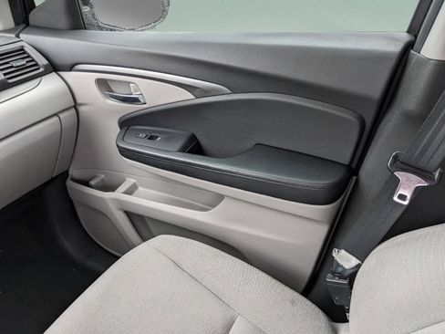 Used 2016 Honda Pilot EX image 19