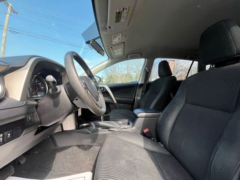Used 2015 Toyota RAV4 LE image 16