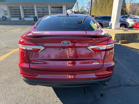 Used 2019 Ford Fusion SE w/ Equipment Group 151A image 8