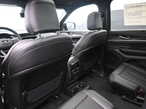 New 2025 Jeep Grand Cherokee L Limited w/ Luxury Tech Group II image 12