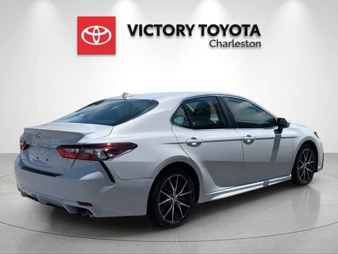 Used 2022 Toyota Camry SE w/ Cold Weather Package AWD/4WD image 7