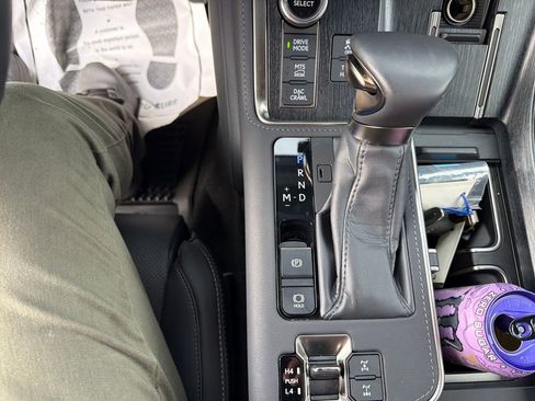 Used 2024 Lexus GX 550 image 11