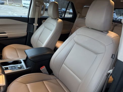 Certified 2023 Ford Explorer XLT w/ Equipment Group 202A image 24