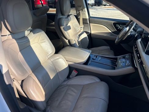 Used 2020 Lincoln Aviator Reserve w/ Equipment Group 202A image 26