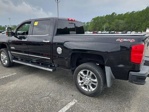 Used 2017 Chevrolet Silverado 2500 High Country w/ Duramax Plus Package AWD/4WD image 2