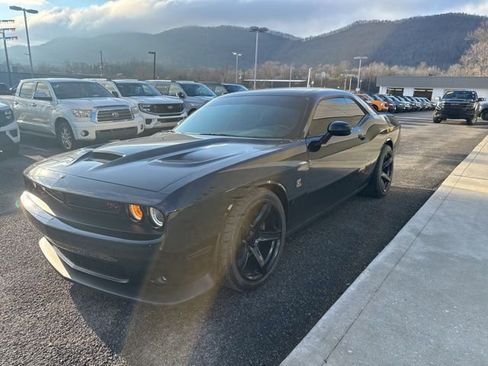 Used 2023 Dodge Challenger R/T Scat Pack image 1