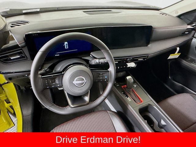Used 2025 Nissan Kicks SR FWD image 7