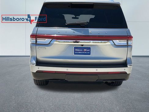 Used 2024 Lincoln Navigator Reserve AWD/4WD image 8