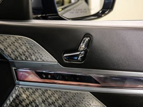 Used 2023 BMW 740i RWD image 57
