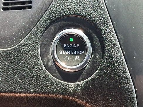 Used 2018 Ford Explorer XLT w/ Equipment Group 201A AWD/4WD image 26