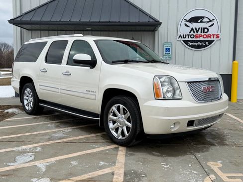 Used 2014 GMC Yukon XL Denali image 2