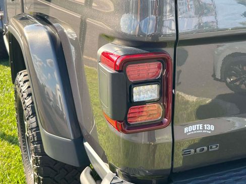 Used 2023 Jeep Gladiator Rubicon AWD/4WD image 7